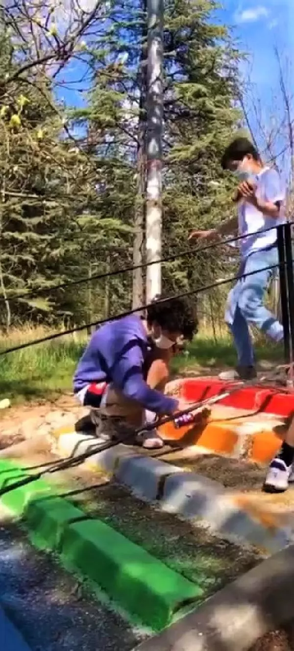 ODTÜ'de merdivenler, 4'üncü kez gökkuşağı renklerine boyandı ODTÜ'de merdivenler, 4'üncü kez gökkuşağı renklerine boyandı