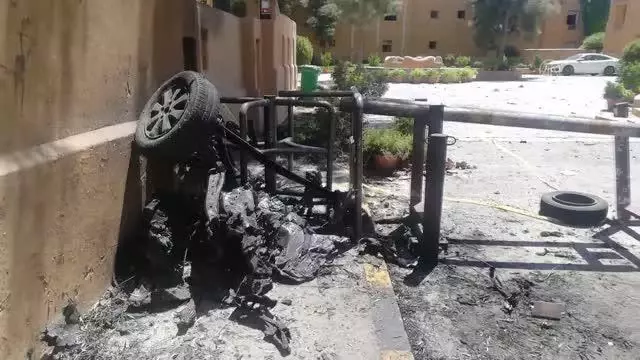Pakistan'da bir otelin otoparkında meydana gelen patlamada ölenlerin sayısı 5'e yükseldi Pakistan'da bir otelin otoparkında meydana gelen patlamada ölenlerin sayısı 5'e yükseldi