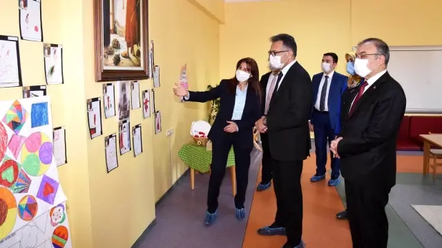 Prof. Dr. Aksoy: 'Çocuklarımıza güzel bir gelecek sunmak için çalışıyoruz'