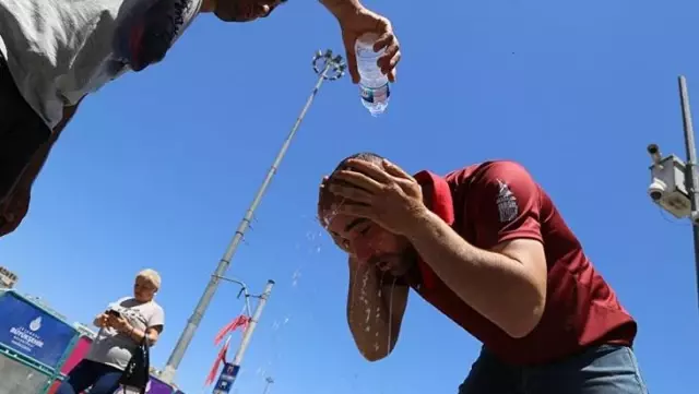 Durum vahim! Profesör 'İstanbul 45 dereceyi görecek, insanlar ölebilir' deyip tarih verdi Durum vahim! Profesör 'İstanbul 45 dereceyi görecek, insanlar ölebilir' deyip tarih verdi