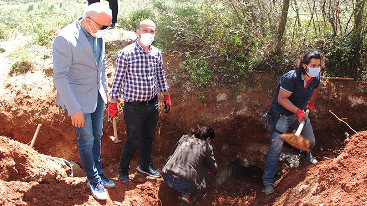 Su kanalı kazısından antik mezar çıktı! 6 tane kafatası bulundu