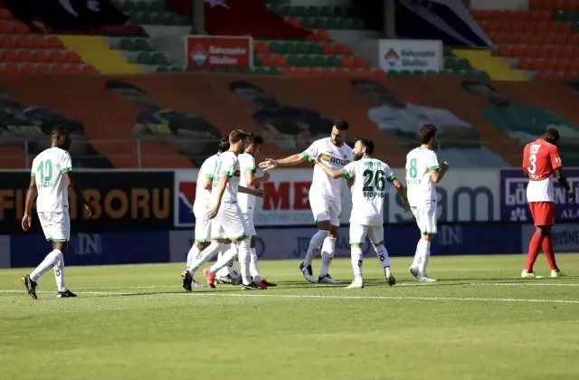 Süper Lig: Aytemiz Alanyaspor: 2 - Gaziantep FK: 2 (İlk yarı) Süper Lig: Aytemiz Alanyaspor: 2 - Gaziantep FK: 2 (İlk yarı)