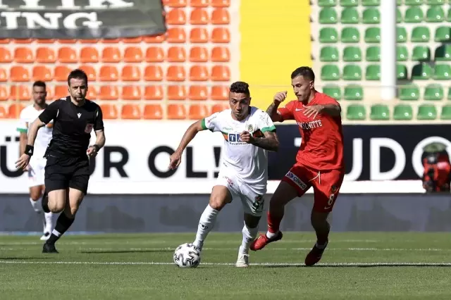Süper Lig: Aytemiz Alanyaspor: 2 - Gaziantep FK: 2 (İlk yarı) Süper Lig: Aytemiz Alanyaspor: 2 - Gaziantep FK: 2 (İlk yarı)