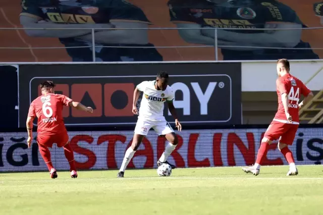Süper Lig: Aytemiz Alanyaspor: 2 - Gaziantep FK: 2 (İlk yarı) Süper Lig: Aytemiz Alanyaspor: 2 - Gaziantep FK: 2 (İlk yarı)