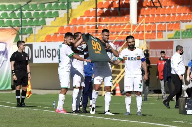 Süper Lig: Aytemiz Alanyaspor: 2 - Gaziantep FK: 2 (İlk yarı) Süper Lig: Aytemiz Alanyaspor: 2 - Gaziantep FK: 2 (İlk yarı)