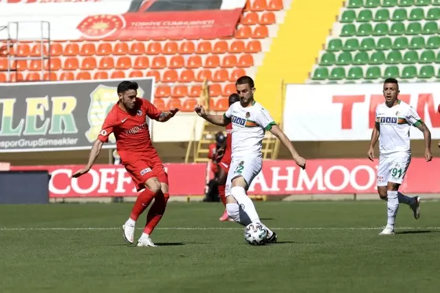 Süper Lig: Aytemiz Alanyaspor: 2 - Gaziantep FK: 2 (İlk yarı) Süper Lig: Aytemiz Alanyaspor: 2 - Gaziantep FK: 2 (İlk yarı)