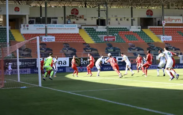 Süper Lig: Aytemiz Alanyaspor: 2 - Gaziantep FK: 2 (İlk yarı) Süper Lig: Aytemiz Alanyaspor: 2 - Gaziantep FK: 2 (İlk yarı)