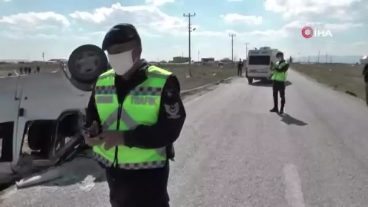 Tarım işçilerini taşıyan minibüs devrildi: 2 ölü, 6 yaralı