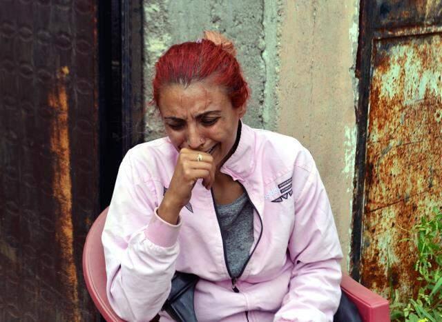Uyuşturucu krizine giren genç kız evdeki eşyaları kırıp, kendini banyoya kilitledi Uyuşturucu krizine giren genç kız evdeki eşyaları kırıp, kendini banyoya kilitledi