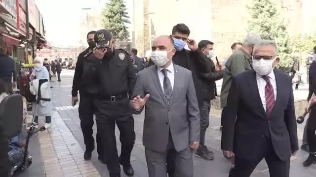 Doğu Anadolu'da sokağa çıkma kısıtlamasıyla cadde ve sokaklar sessizliğe büründü Doğu Anadolu'da sokağa çıkma kısıtlamasıyla cadde ve sokaklar sessizliğe büründü