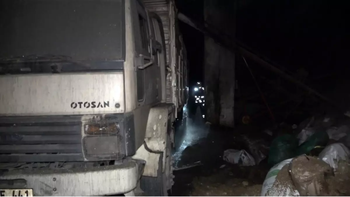 Yem fabrikasında çıkan yangın korkuttu
