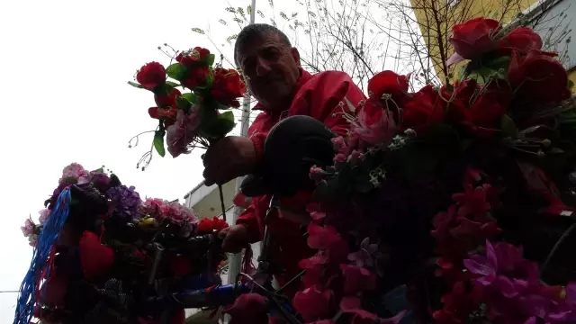 21 bin liralık masraf yapıp muhtarlık seçimlerini kaybedince, kazdığı mezarların fiyatına zam yaptı 21 bin liralık masraf yapıp muhtarlık seçimlerini kaybedince, kazdığı mezarların fiyatına zam yaptı