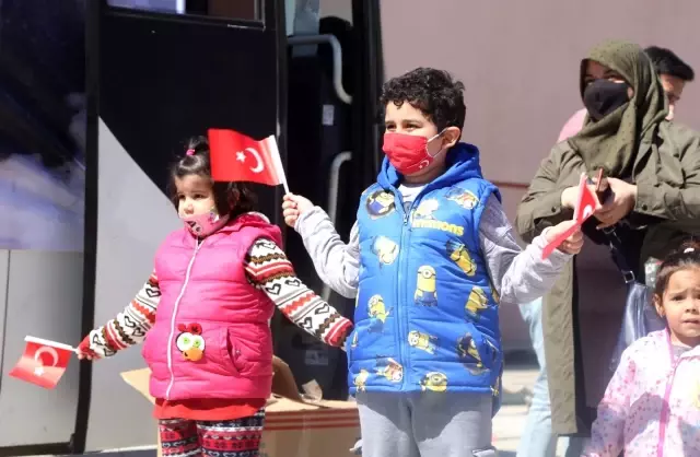 23 Nisan coşkusu Maltepe sokaklarına taştı 23 Nisan coşkusu Maltepe sokaklarına taştı