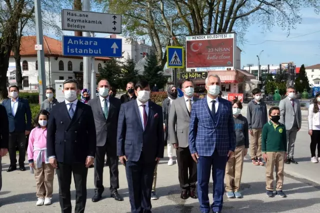 Hendek ve Karasu'da 23 Nisan Ulusal Egemenlik ve Çocuk Bayramı kutlandı Hendek ve Karasu'da 23 Nisan Ulusal Egemenlik ve Çocuk Bayramı kutlandı