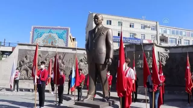 23 Nisan Ulusal Egemenlik ve Çocuk Bayramı kutlanıyor 23 Nisan Ulusal Egemenlik ve Çocuk Bayramı kutlanıyor