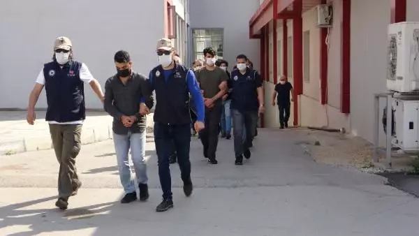 ADANA'DA FETÖ OPERASYONUNA 3 TUTUKLAMA ADANA'DA FETÖ OPERASYONUNA 3 TUTUKLAMA