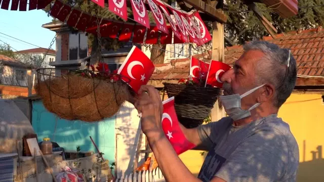 Adnan öğretmen, öğrencilerini bekliyor Adnan öğretmen, öğrencilerini bekliyor