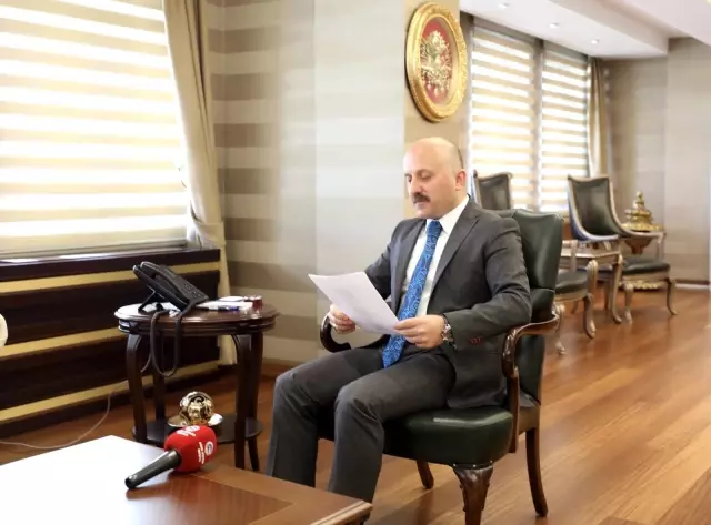 Ağrı Valisi Varol, çocuklar için masal okudu Ağrı Valisi Varol, çocuklar için masal okudu