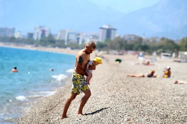 Antalya'da kısıtlama sessizliği Antalya'da kısıtlama sessizliği