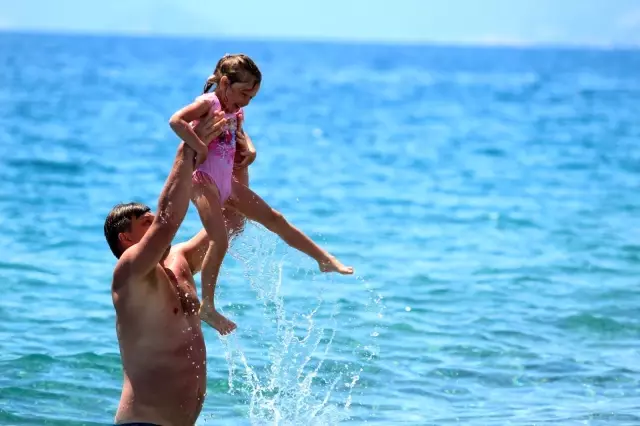 Antalya'da kısıtlama sessizliği Antalya'da kısıtlama sessizliği