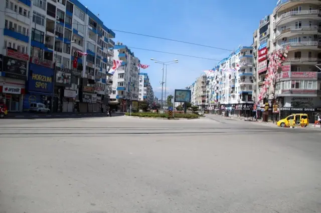 Antalya'da kısıtlama sessizliği Antalya'da kısıtlama sessizliği