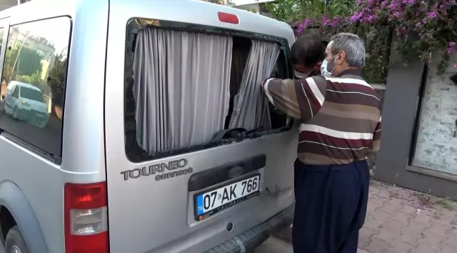 ATV sürücüsü park halindeki araca çarpıp camından içeri girdi ATV sürücüsü park halindeki araca çarpıp camından içeri girdi