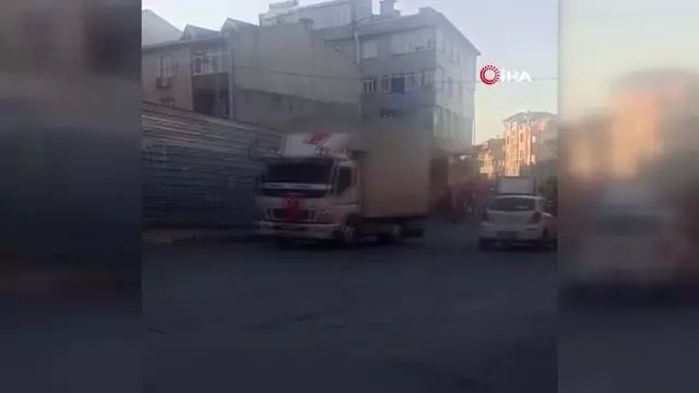 Son dakika haberi! Avcılar'da asker uğurlama konvoyunda kamyondan silahla hava ateş açtılar Son dakika haberi! Avcılar'da asker uğurlama konvoyunda kamyondan silahla hava ateş açtılar