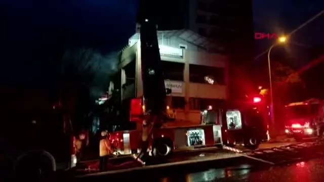 Son dakika haberi | BAĞCILAR'DA İŞ YERİ YANGINI Son dakika haberi | BAĞCILAR'DA İŞ YERİ YANGINI