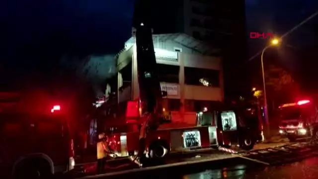 Son dakika haberi | BAĞCILAR'DA İŞ YERİ YANGINI Son dakika haberi | BAĞCILAR'DA İŞ YERİ YANGINI