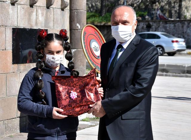 Bitlis'te 23 Nisan kutlaması Bitlis'te 23 Nisan kutlaması