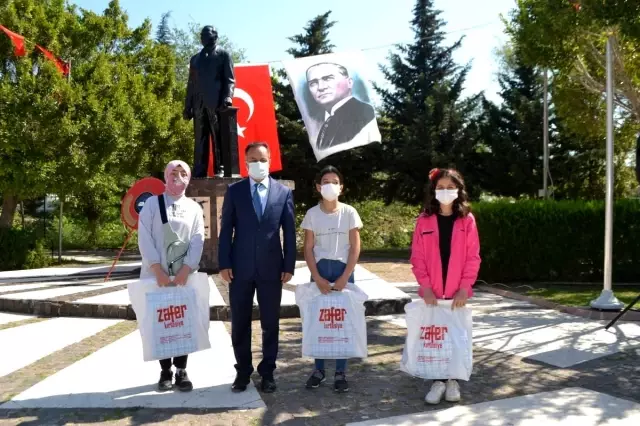 Bozyazı'da 23 Nisan sade bir törenle kutlandı