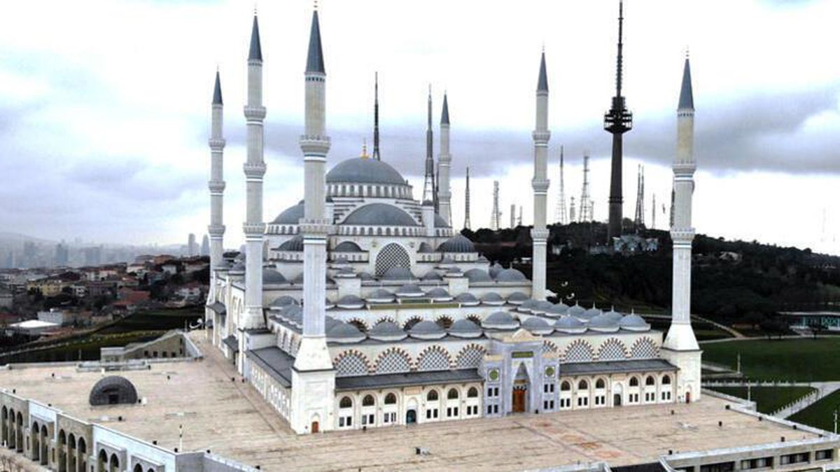 Camiler açık mı? 23 Nisan Cuma için camiler açık mı? Sokağa çıkma yasağında camiler açık mı?
