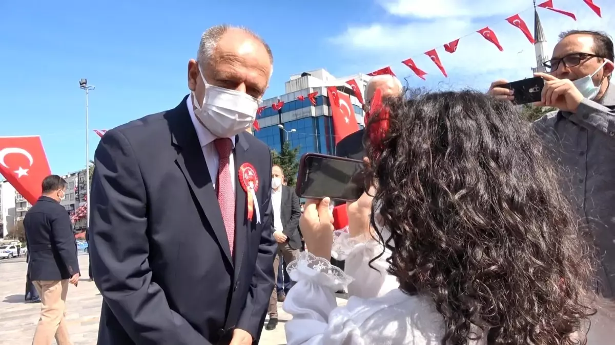 Çocuk gazeteciler sordu, protokol yanıtladı