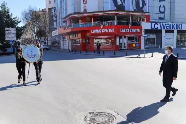 Çukurova'da 23 Nisan, törenlerle kutlandı Çukurova'da 23 Nisan, törenlerle kutlandı