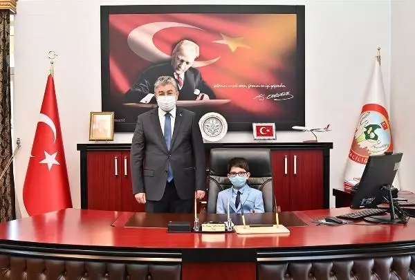 Çukurova'da 23 Nisan, törenlerle kutlandı Çukurova'da 23 Nisan, törenlerle kutlandı