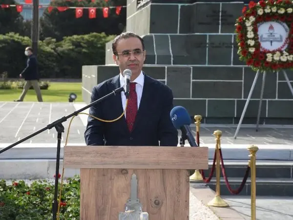 BİTLİS'TE 23 NİSAN TÖRENİ BİTLİS'TE 23 NİSAN TÖRENİ