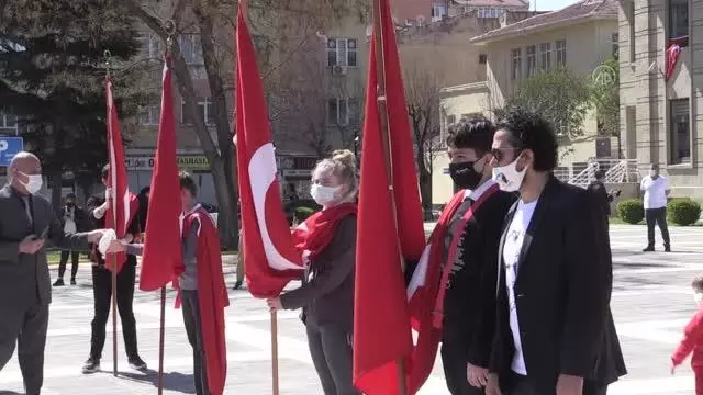 ESKİŞEHİR - 23 Nisan Ulusal Egemenlik ve Çocuk Bayramı kutlanıyor ESKİŞEHİR - 23 Nisan Ulusal Egemenlik ve Çocuk Bayramı kutlanıyor