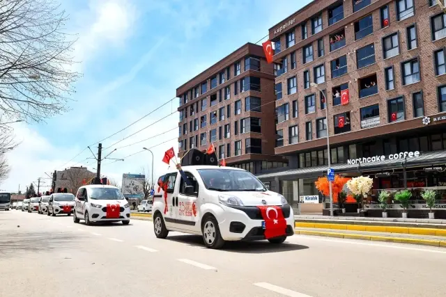 Eskişehir'de 23 Nisan konvoyu düzenlendi Eskişehir'de 23 Nisan konvoyu düzenlendi