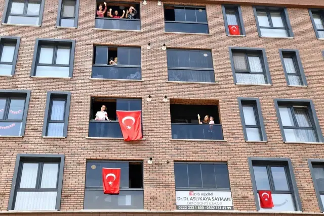 Eskişehir'de 23 Nisan konvoyu düzenlendi Eskişehir'de 23 Nisan konvoyu düzenlendi