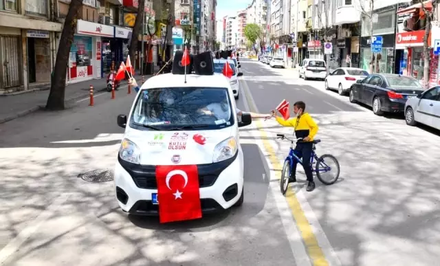 Eskişehir'de 23 Nisan konvoyu düzenlendi Eskişehir'de 23 Nisan konvoyu düzenlendi