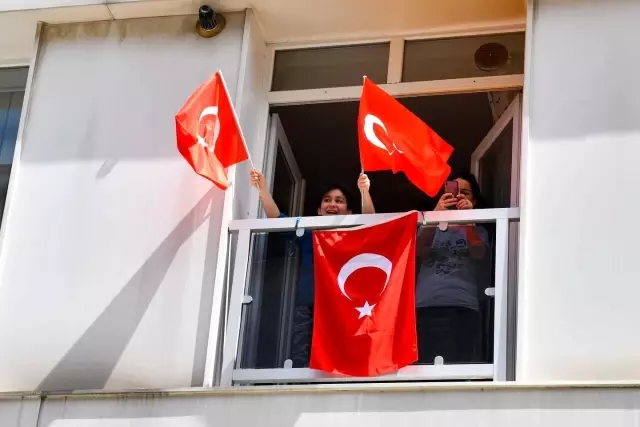 Eskişehir'de 23 Nisan konvoyu düzenlendi Eskişehir'de 23 Nisan konvoyu düzenlendi