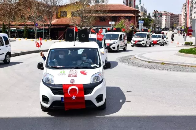 Eskişehir'de 23 Nisan konvoyu düzenlendi Eskişehir'de 23 Nisan konvoyu düzenlendi