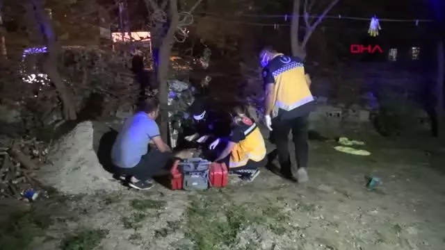 Son dakika haberleri | EVİN BAHÇESİNDE TARTIŞTIĞI BABASI VE AĞABEYİNİ BIÇAKLAYARAK ÖLDÜRDÜ Son dakika haberleri | EVİN BAHÇESİNDE TARTIŞTIĞI BABASI VE AĞABEYİNİ BIÇAKLAYARAK ÖLDÜRDÜ