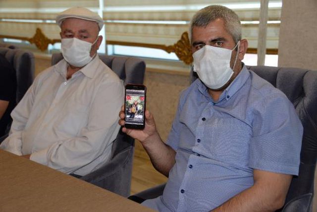 DİYARBAKIR EVLAT NÖBETİNDEKİ ANNE: BU BAYRAM DA FADİME'M YOK DİYARBAKIR EVLAT NÖBETİNDEKİ ANNE: BU BAYRAM DA FADİME'M YOK