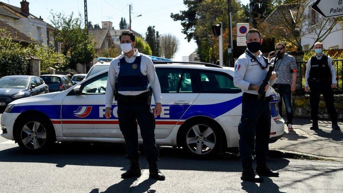 Fransa: Kadın polis memuru bıçaklanarak öldürüldü