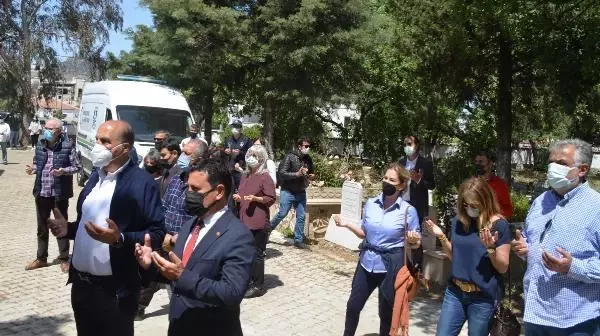 Gazeteci Selahattin Duman, Bodrum'da son yolculuğuna uğurlandı