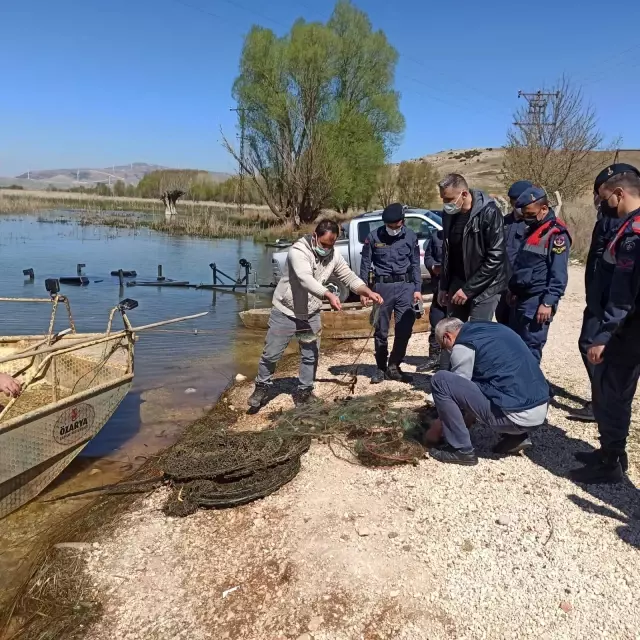 Göletteki kaçak avlanmayı drone ile tespit ettiler Göletteki kaçak avlanmayı drone ile tespit ettiler