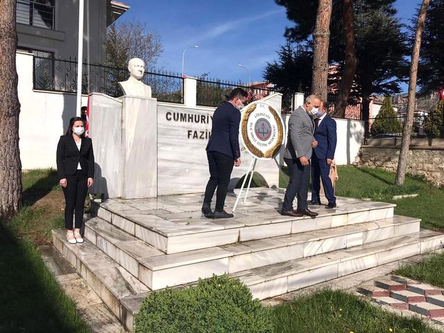 Gölpazarı'nda 23 Nisan buruk kutlandı Gölpazarı'nda 23 Nisan buruk kutlandı