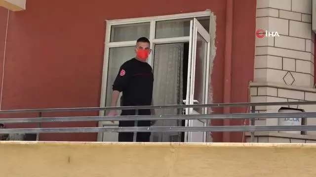 Haber alınamayan şahıs yatalak annesinin yanında ölü bulundu Haber alınamayan şahıs yatalak annesinin yanında ölü bulundu