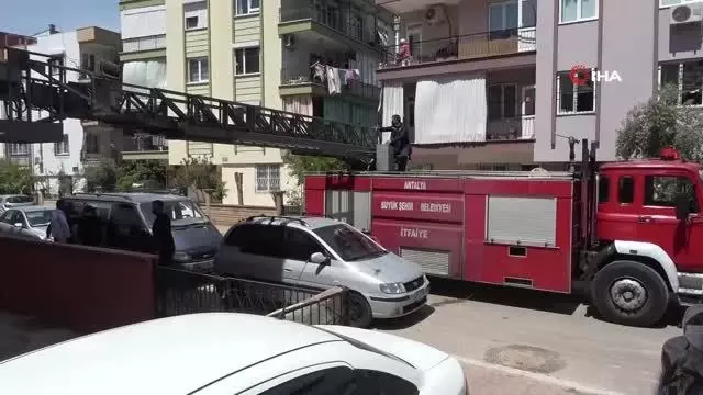 Haber alınamayan şahıs yatalak annesinin yanında ölü bulundu Haber alınamayan şahıs yatalak annesinin yanında ölü bulundu